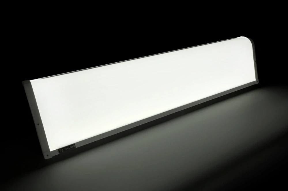 Světelná reklama LED light box na kamion 24V SKYLED 25x110 cm Aero Slim 8 cm